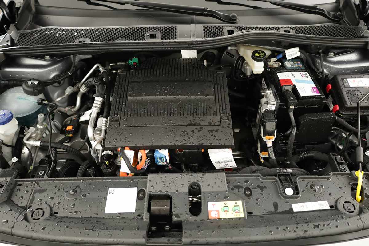 peugeot-e-208-2025-eletrico-0cc