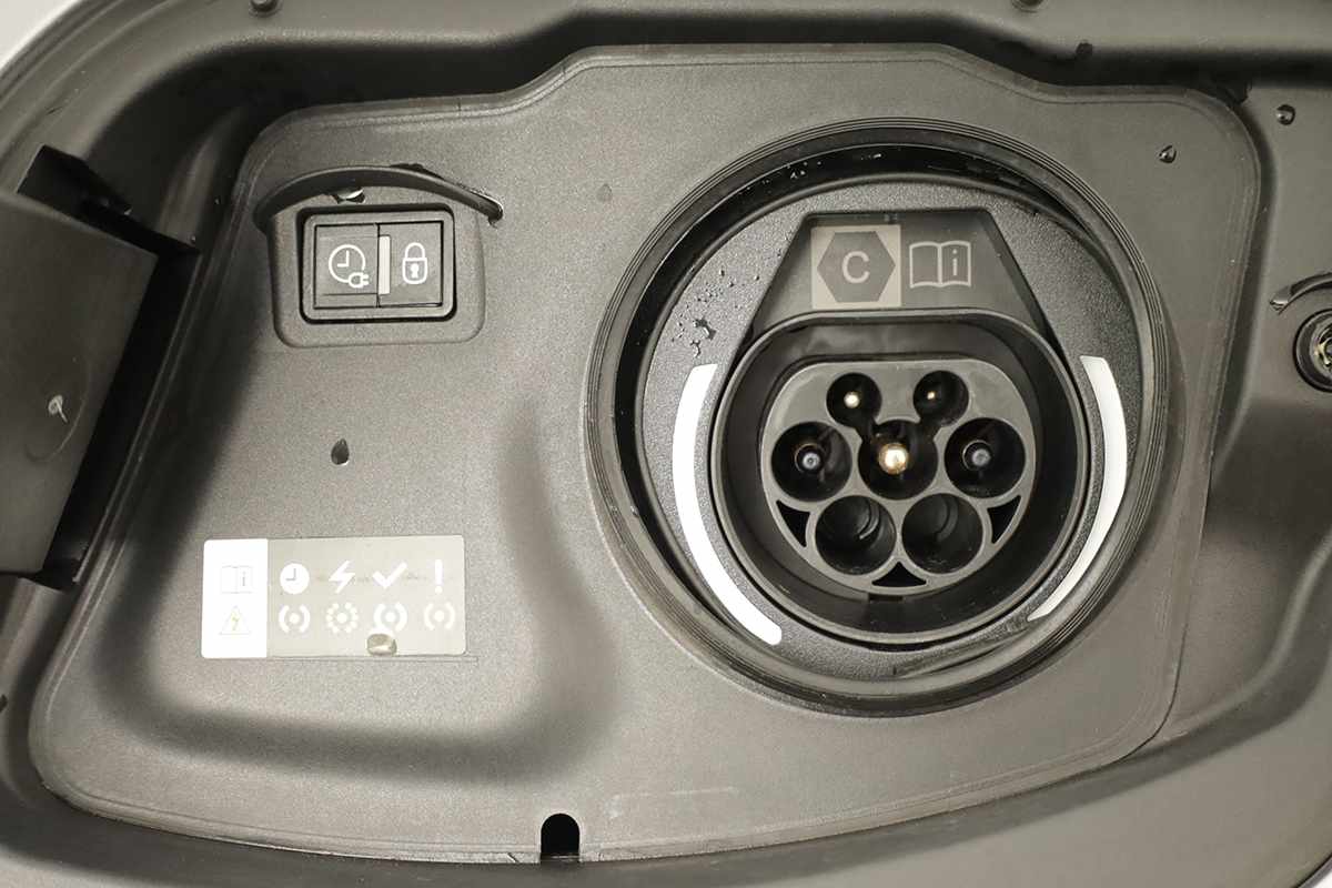 peugeot-308-2023-hibrido-a-gasolina-1598cc
