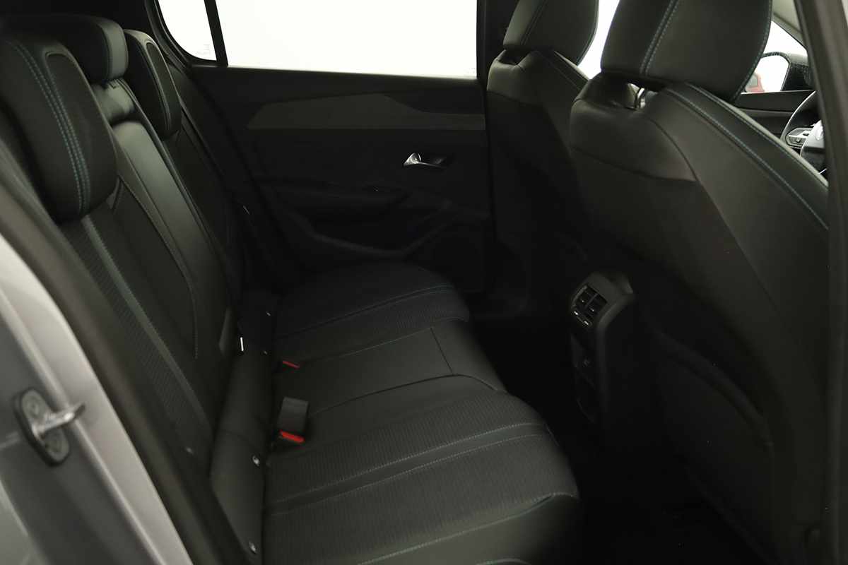 peugeot-308-2023-hibrido-a-gasolina-1598cc