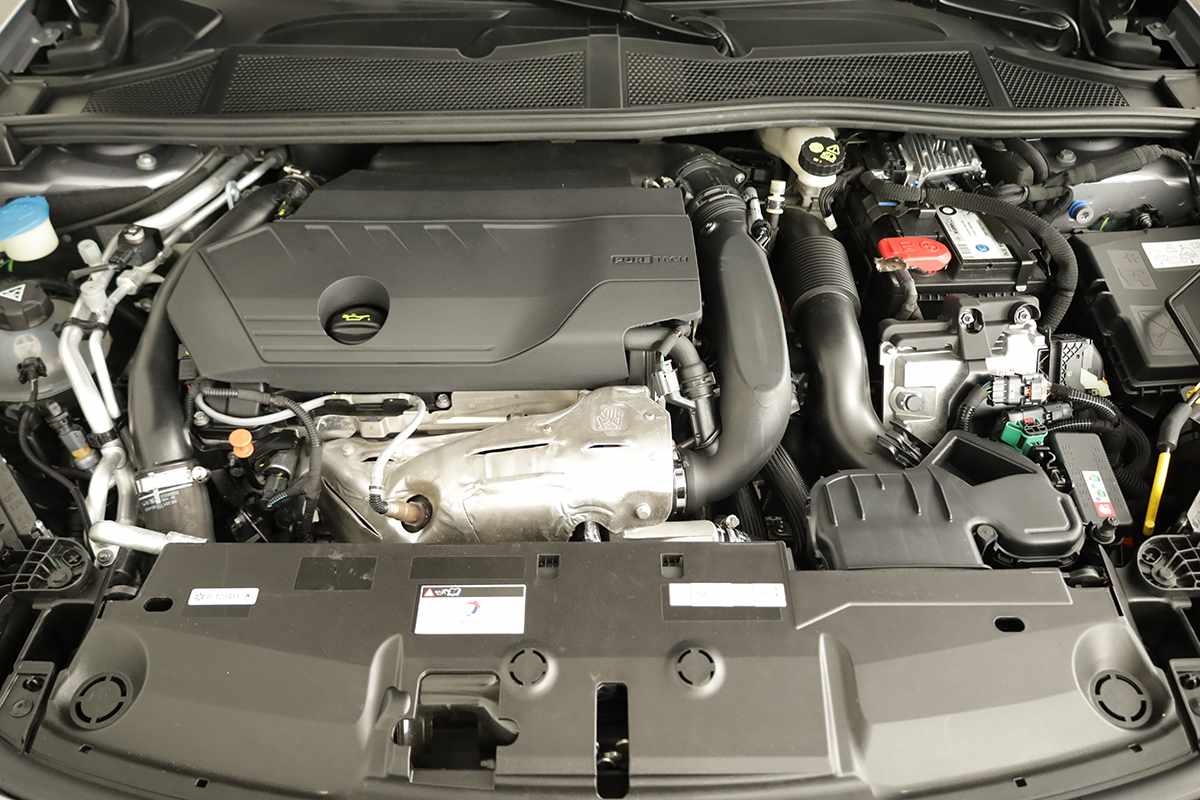 peugeot-308-2023-hibrido-a-gasolina-1598cc