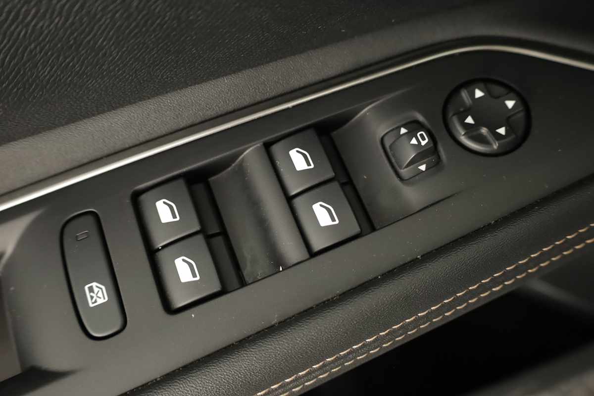 peugeot-3008-2024-gasolina-1199cc