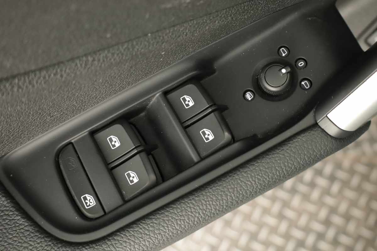 audi-q2-2023-gasolina-1498cc