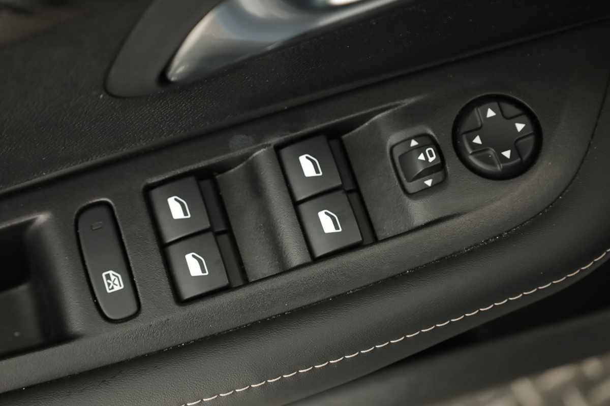 peugeot-208-2025-gasolina-1199cc