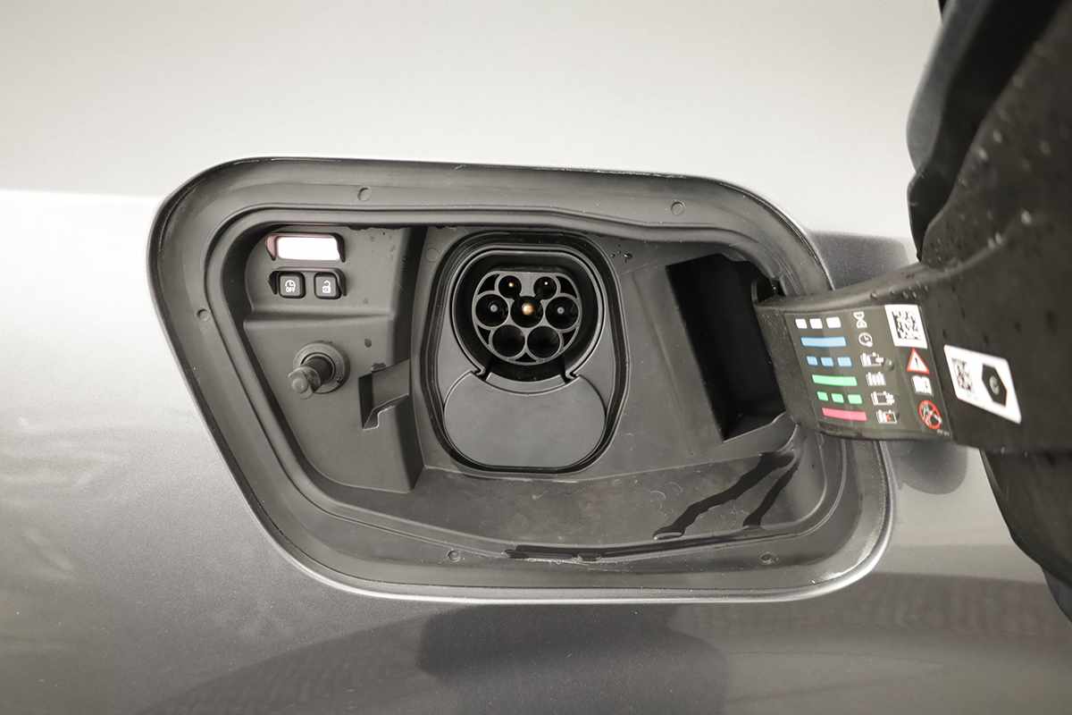 renault-rafale-2025-hibrido-a-gasolina-1199cc