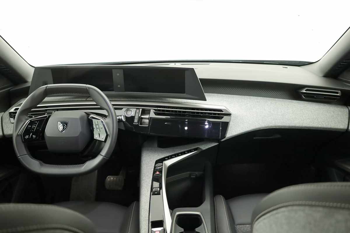 peugeot-5008-2025-gasolina-1199cc