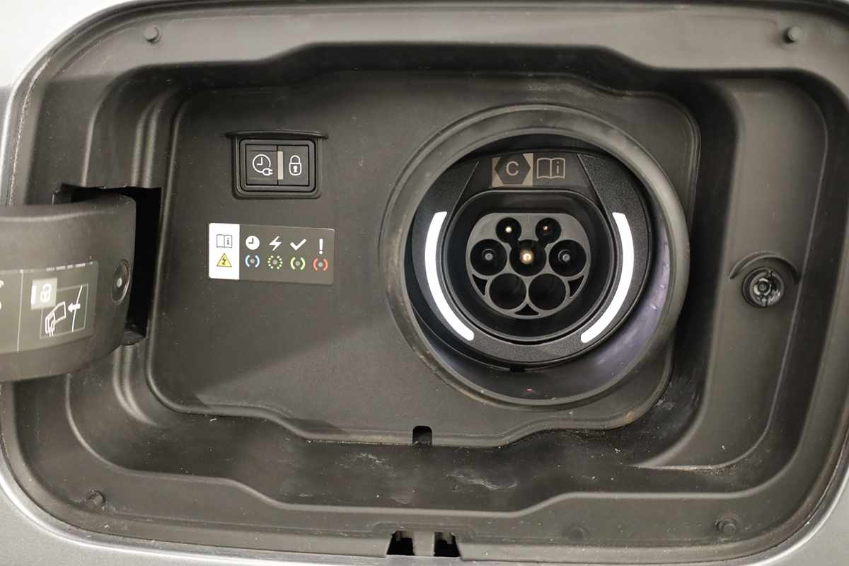 peugeot-408-2024-hibrido-a-gasolina-1598cc