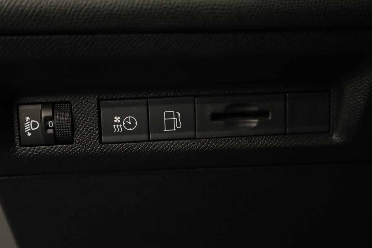 peugeot-408-2024-hibrido-a-gasolina-1598cc