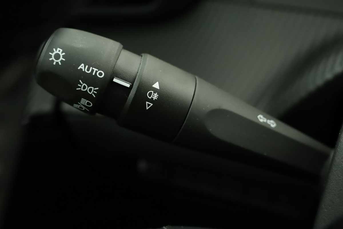 peugeot-e-2008-2025-eletrico-0cc