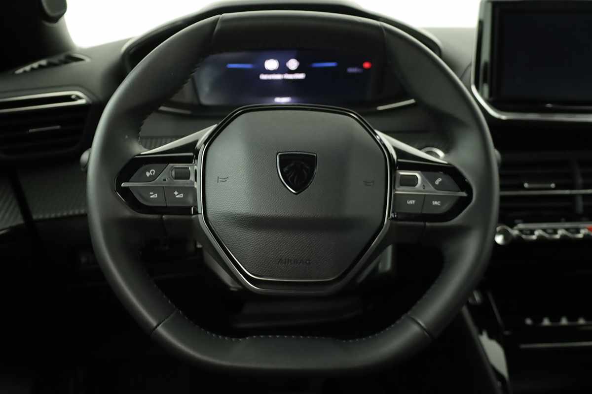 peugeot-e-2008-2025-eletrico-0cc