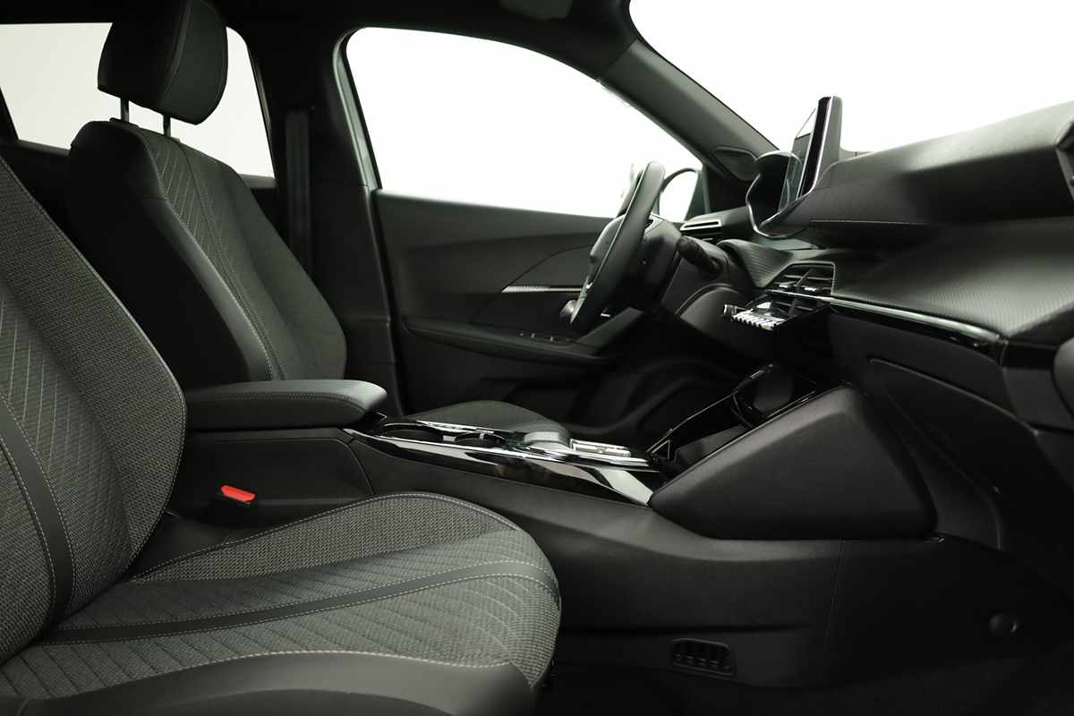 peugeot-e-2008-2025-eletrico-0cc