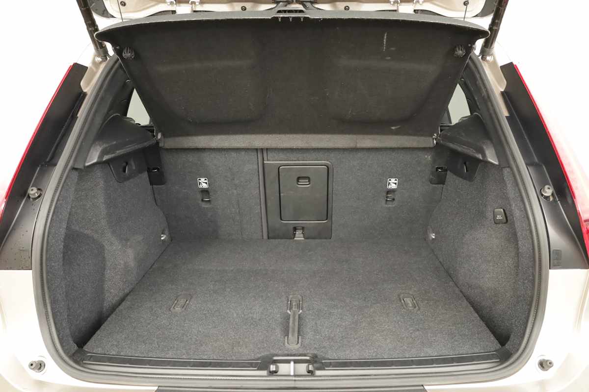 volvo-xc40-2024-gasolina-1477cc