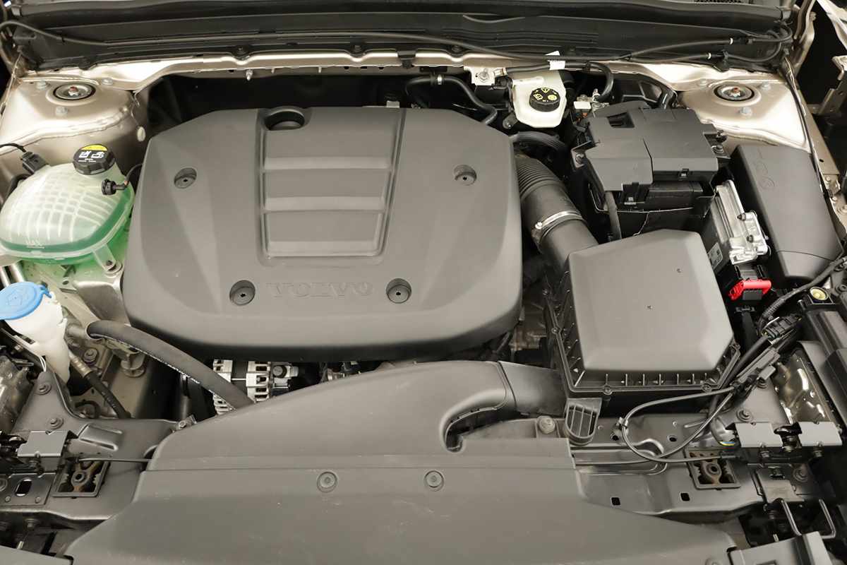 volvo-xc40-2024-gasolina-1477cc