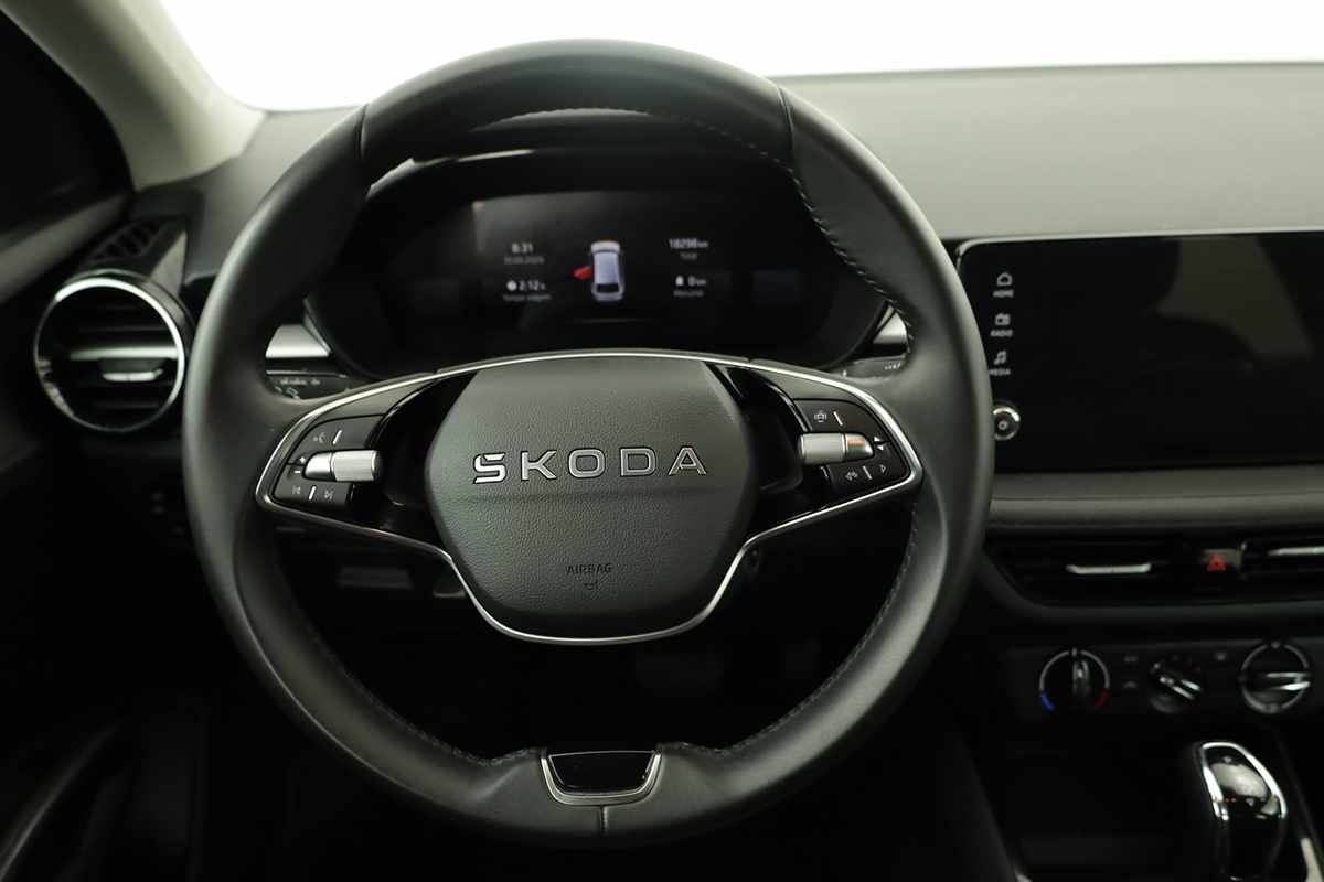 skoda-fabia-2025-gasolina-999cc