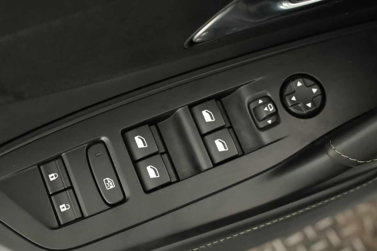 peugeot-308-2024-gasolina-1199cc