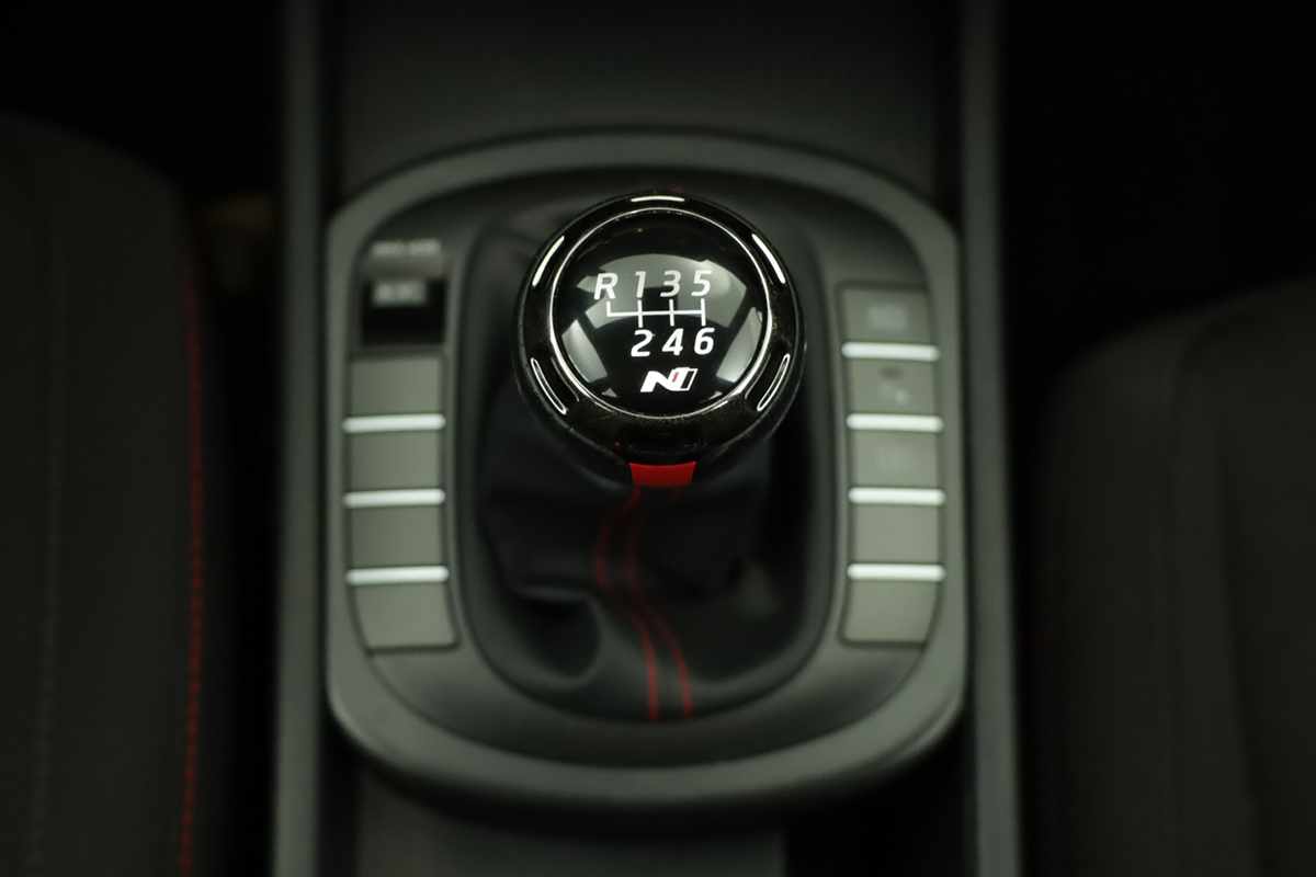 hyundai-kauai-2024-gasolina-998cc