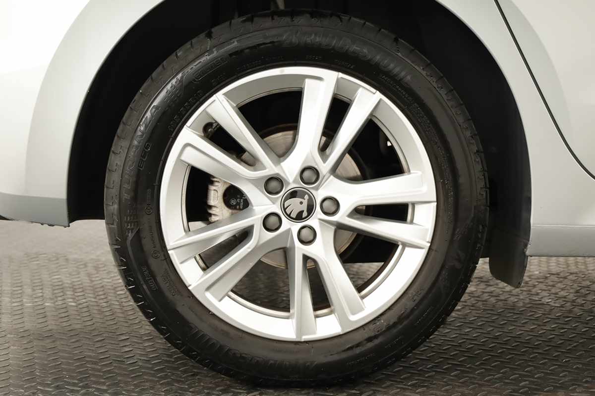 skoda-fabia-2025-gasolina-999cc