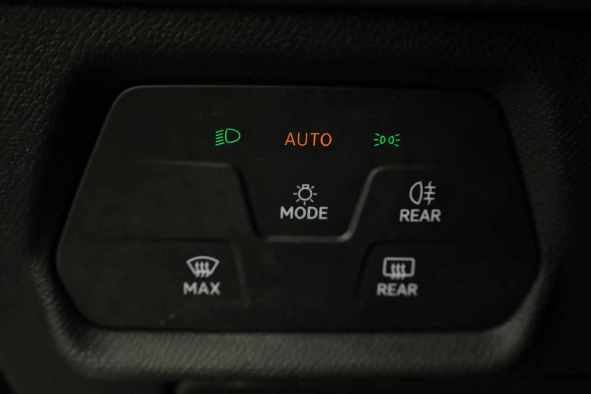 seat-leon-st-2024-gasolina-999cc