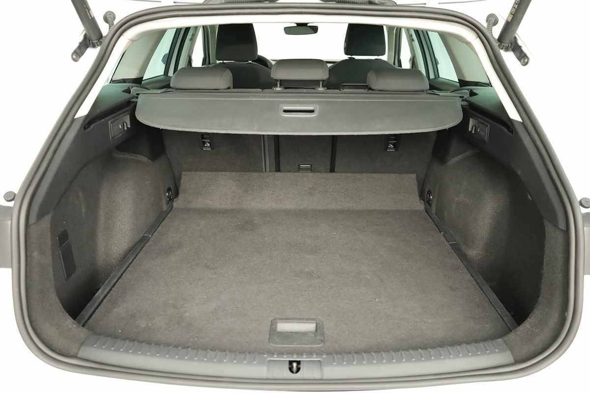 seat-leon-st-2024-gasolina-999cc