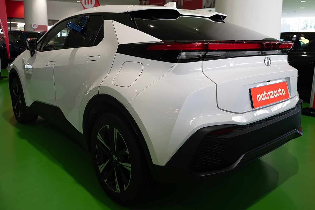 toyota-c-hr-2025-hibrido-a-gasolina-1998cc