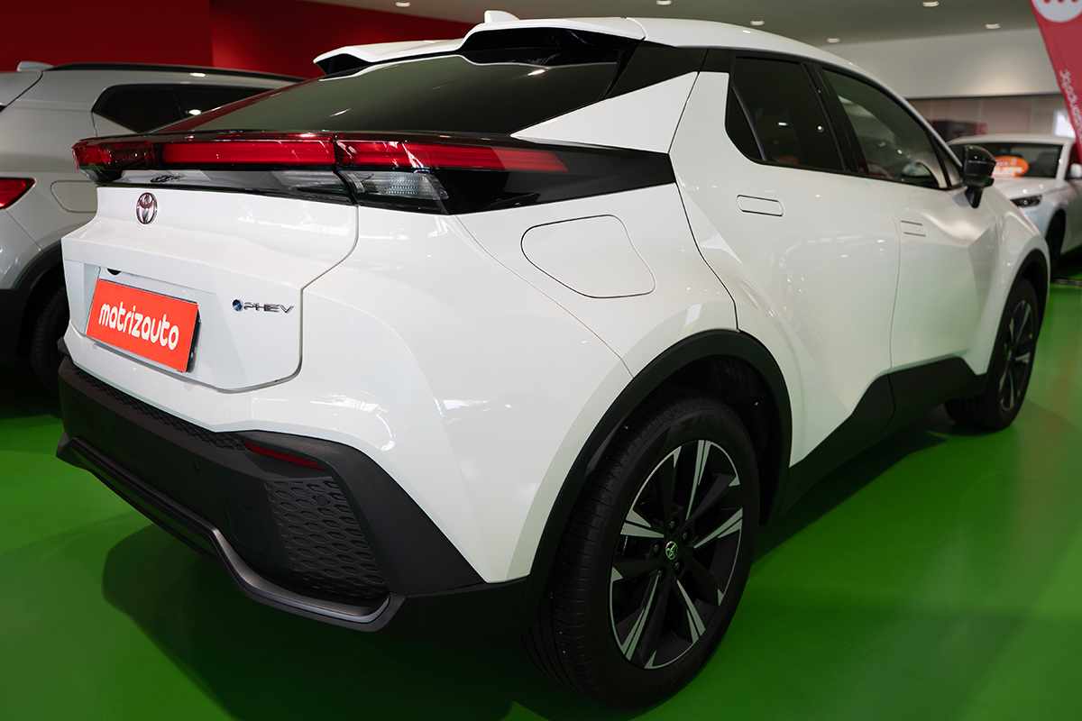 toyota-c-hr-2025-hibrido-a-gasolina-1998cc