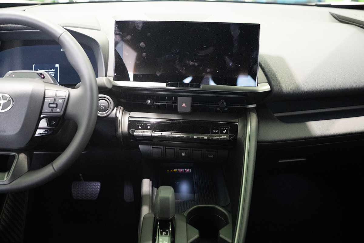 toyota-c-hr-2025-hibrido-a-gasolina-1998cc