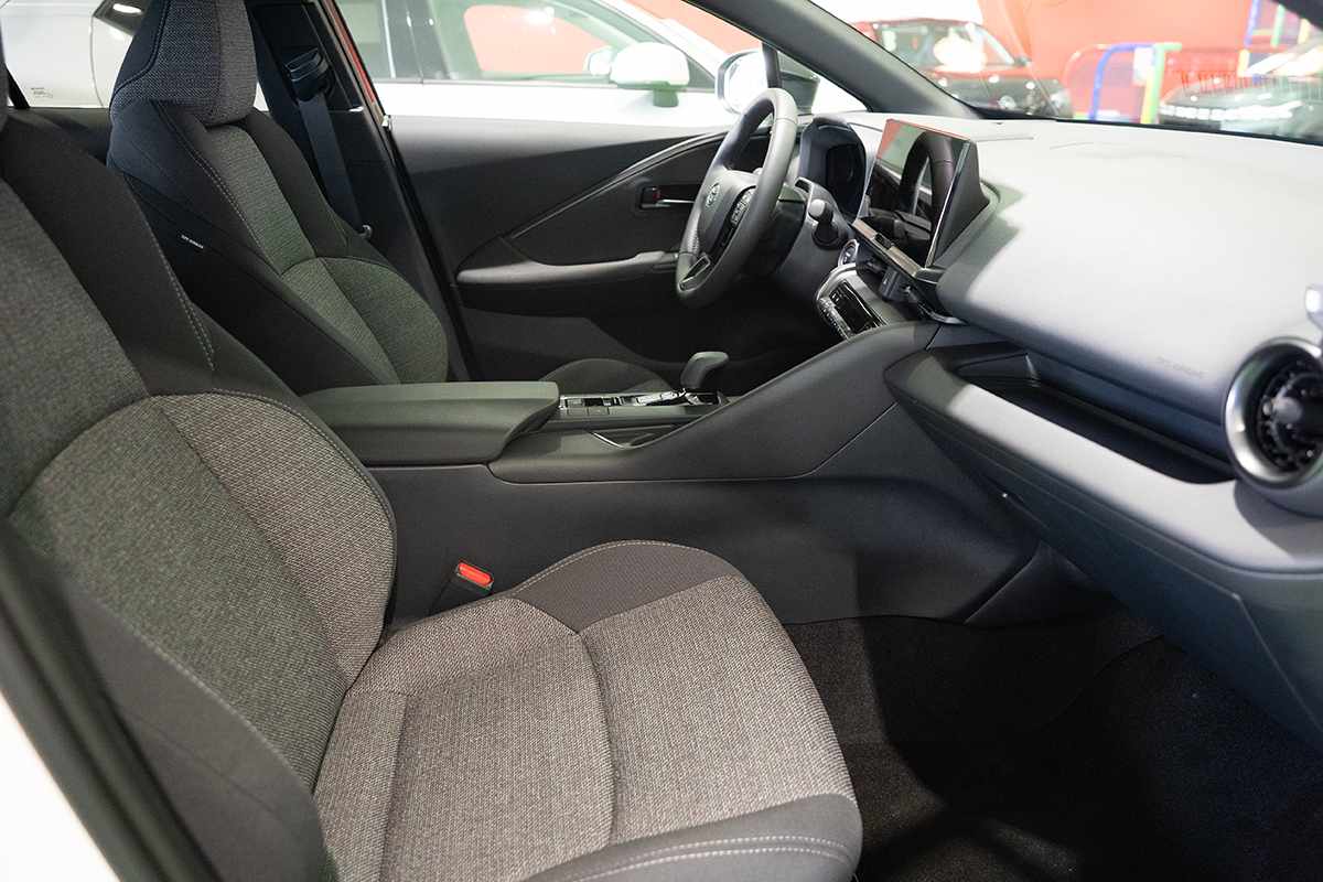 toyota-c-hr-2025-hibrido-a-gasolina-1998cc