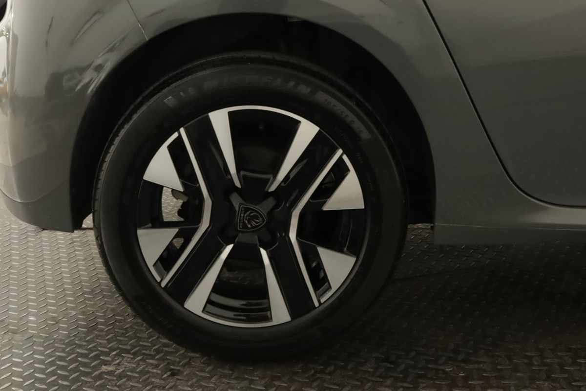 peugeot-208-2025-gasolina-1199cc