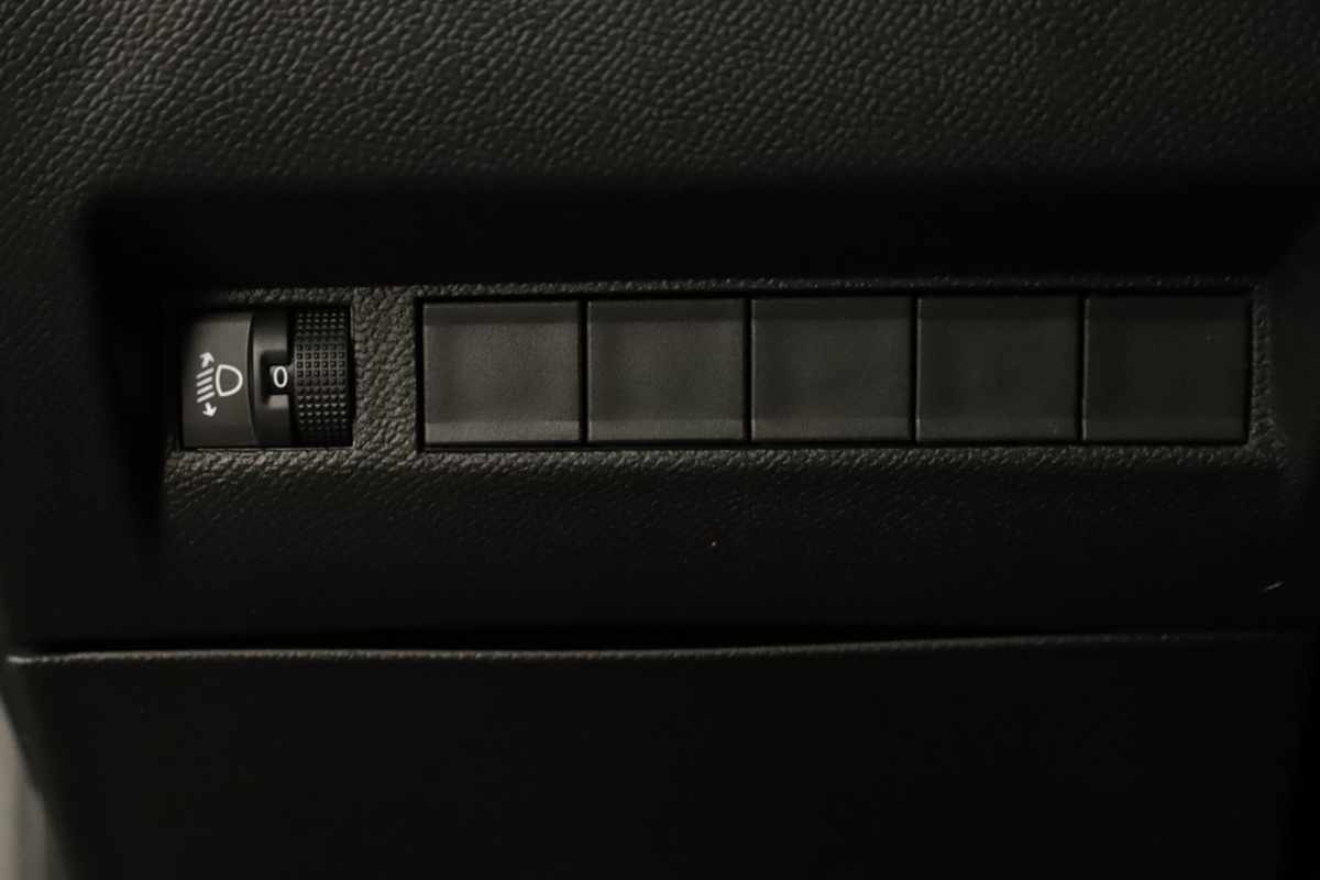 peugeot-208-2025-gasolina-1199cc
