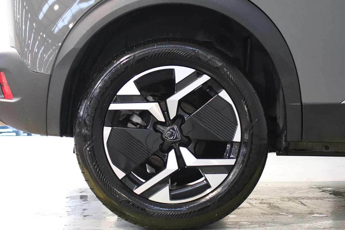 peugeot-2008-2024-gasolina-1199cc