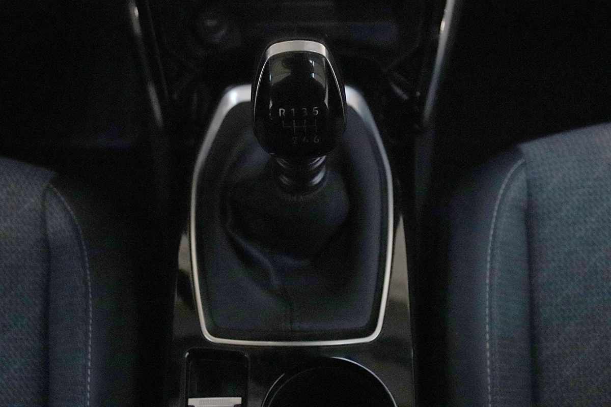 peugeot-2008-2024-gasolina-1199cc