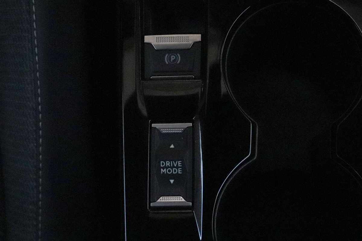 peugeot-2008-2024-gasolina-1199cc