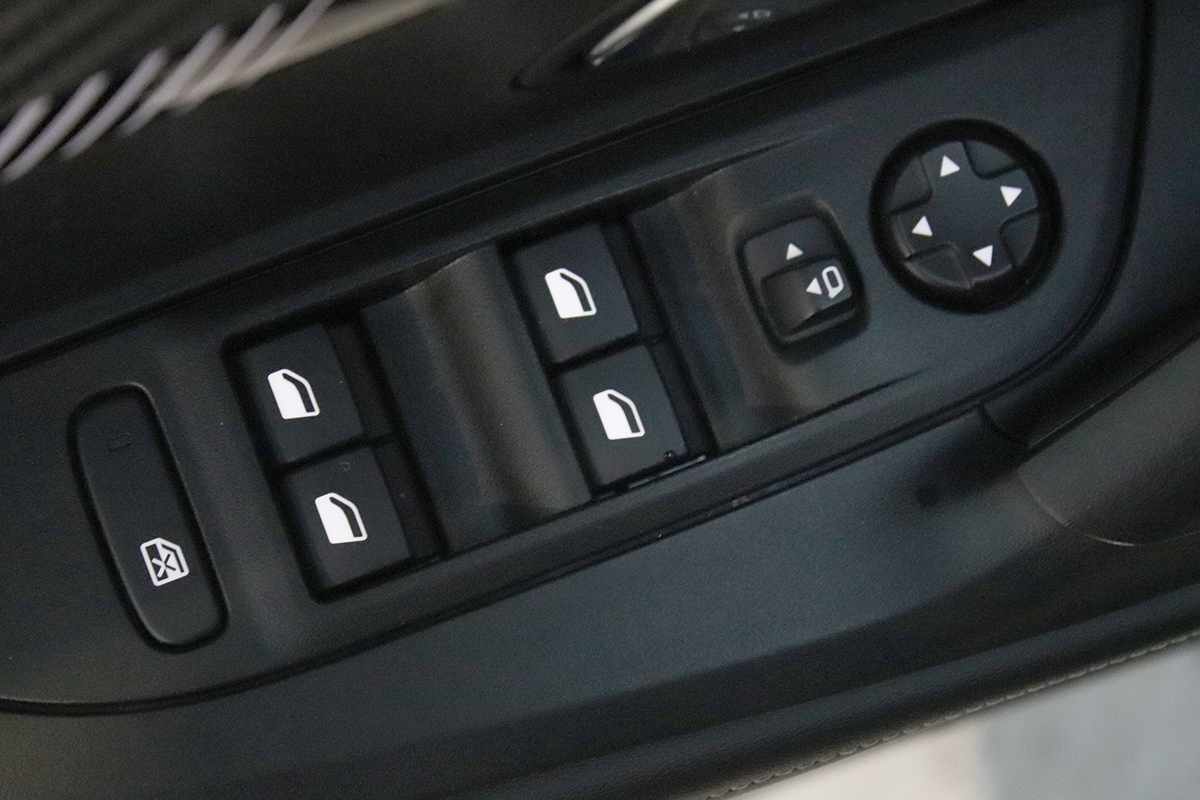 peugeot-2008-2024-gasolina-1199cc
