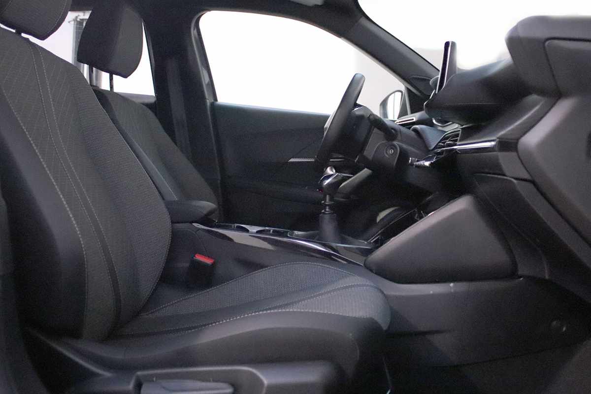 peugeot-2008-2024-gasolina-1199cc