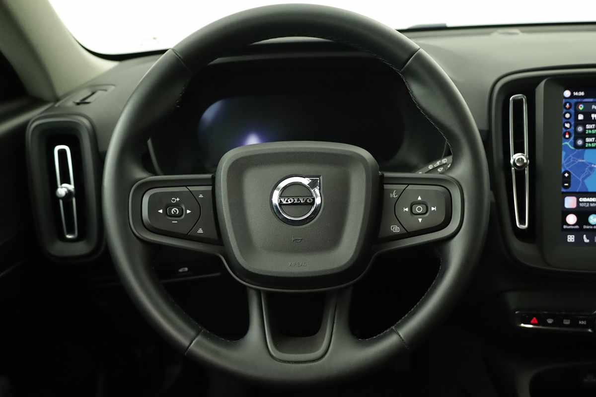 volvo-xc40-2025-gasolina-1969cc