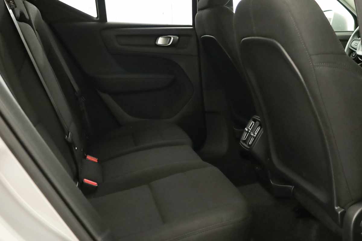volvo-xc40-2025-gasolina-1969cc