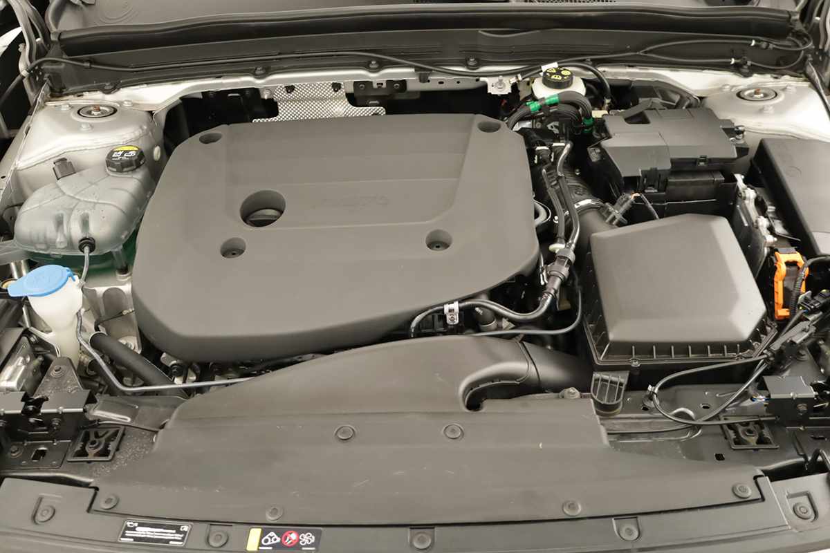 volvo-xc40-2025-gasolina-1969cc