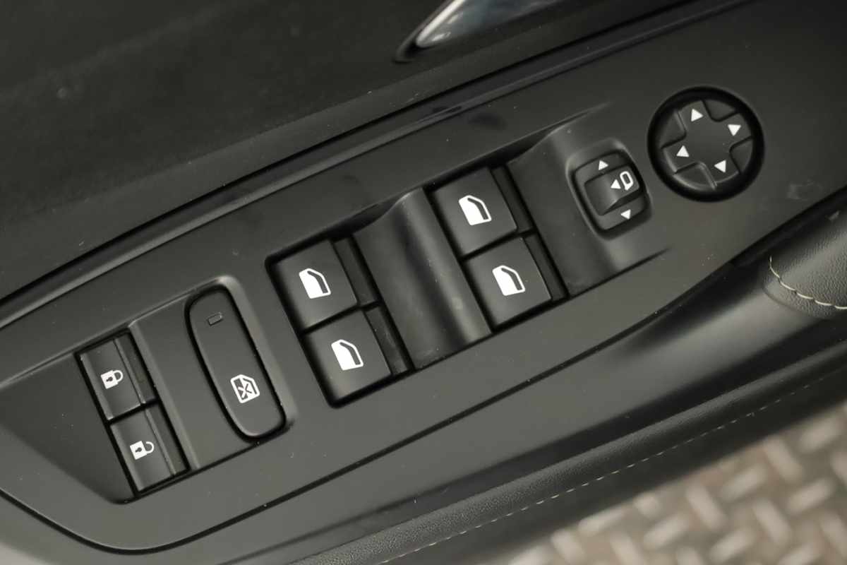 peugeot-308-2024-gasolina-1199cc