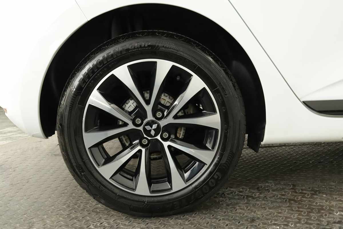 mitsubishi-colt-2025-gasolina-999cc