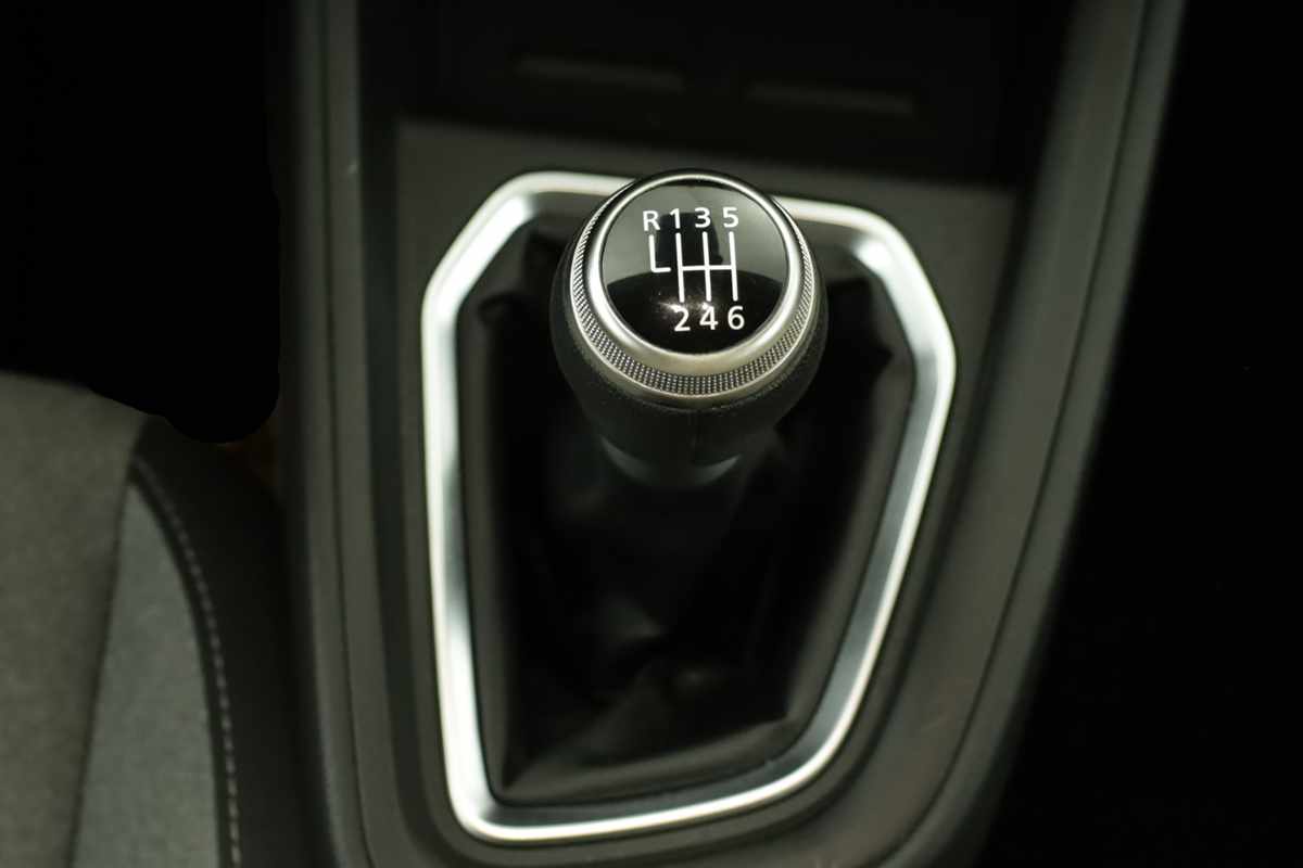 mitsubishi-colt-2025-gasolina-999cc