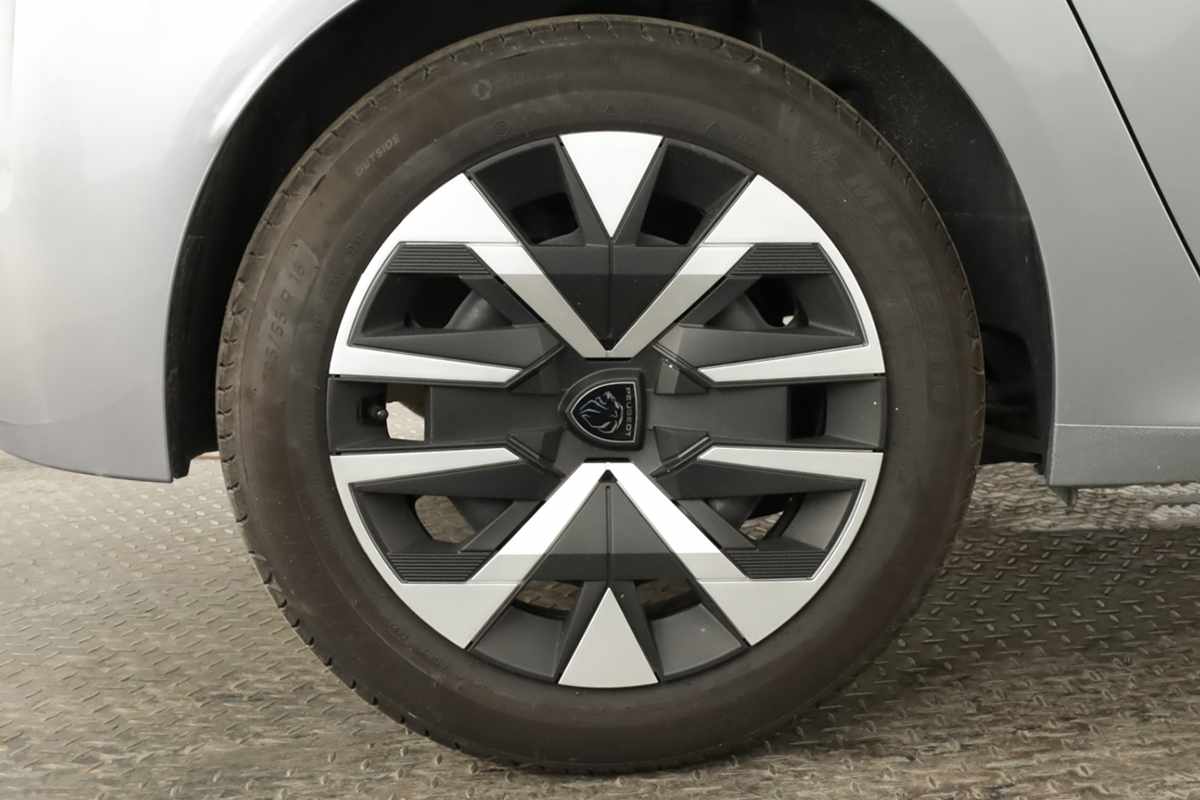 peugeot-208-2025-gasolina-1199cc
