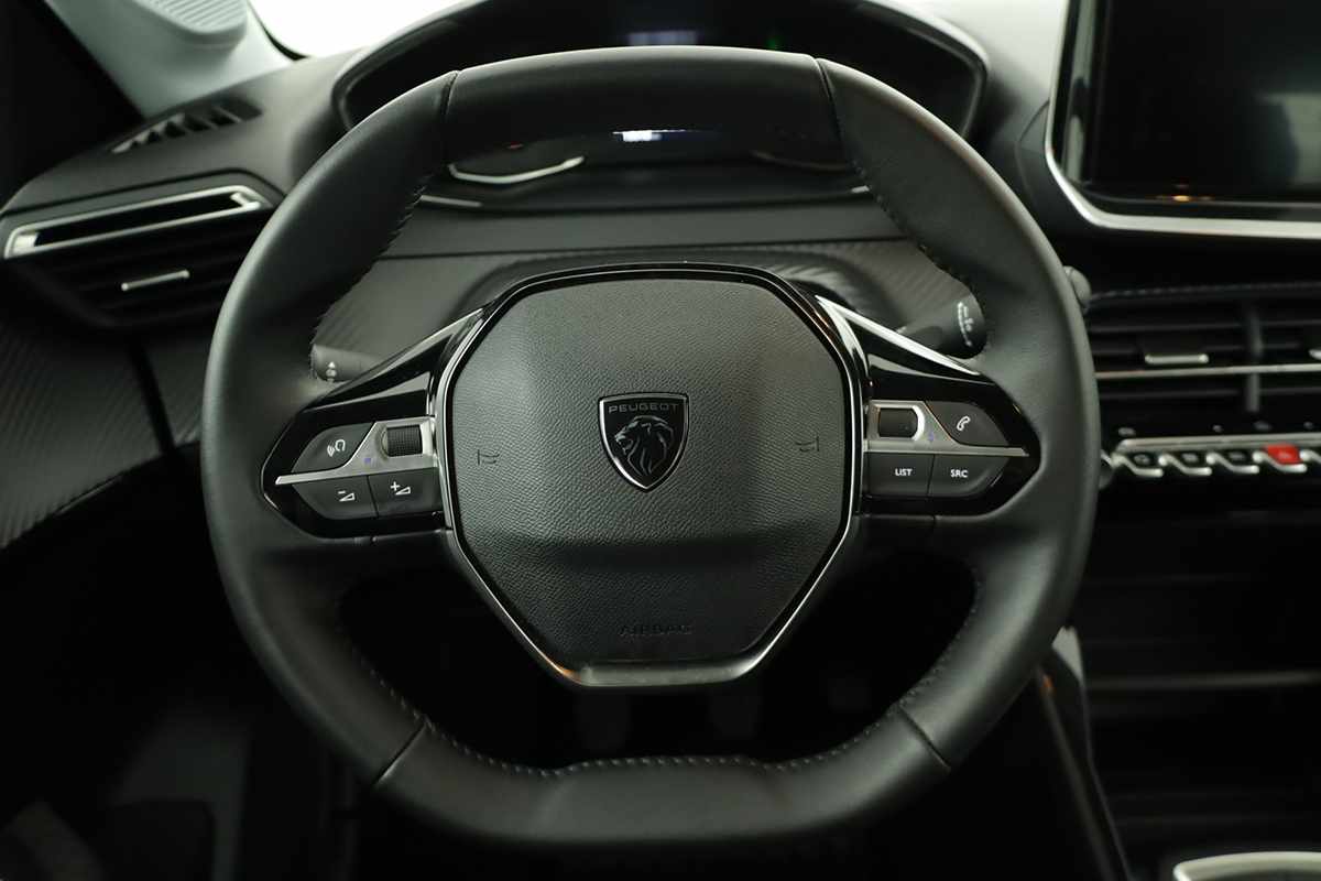 peugeot-208-2025-gasolina-1199cc