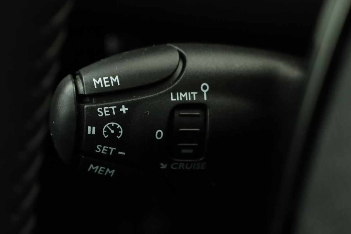 peugeot-208-2025-gasolina-1199cc