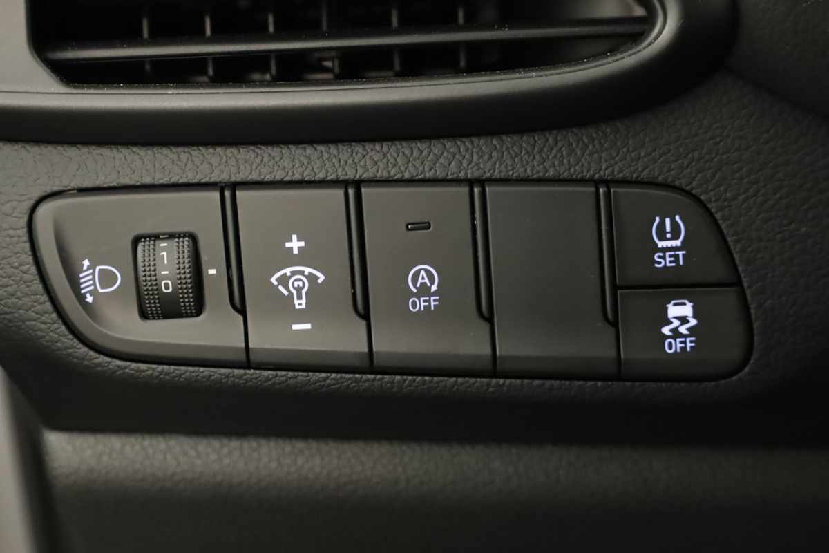 hyundai-i30-2025-gasolina-998cc