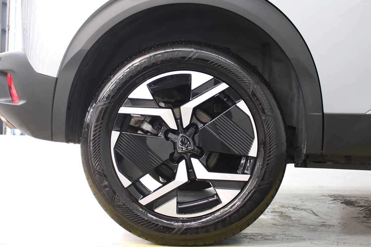 peugeot-2008-2024-gasolina-1199cc