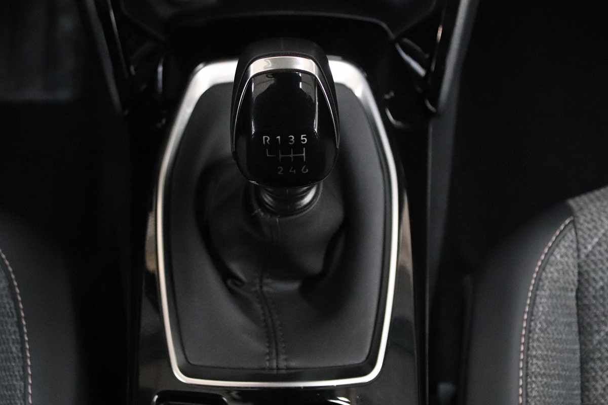 peugeot-2008-2024-gasolina-1199cc