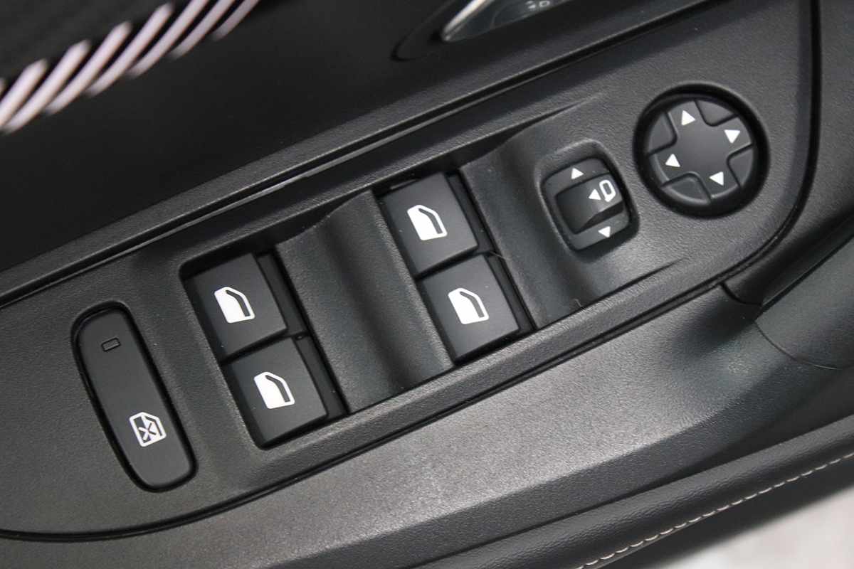 peugeot-2008-2024-gasolina-1199cc