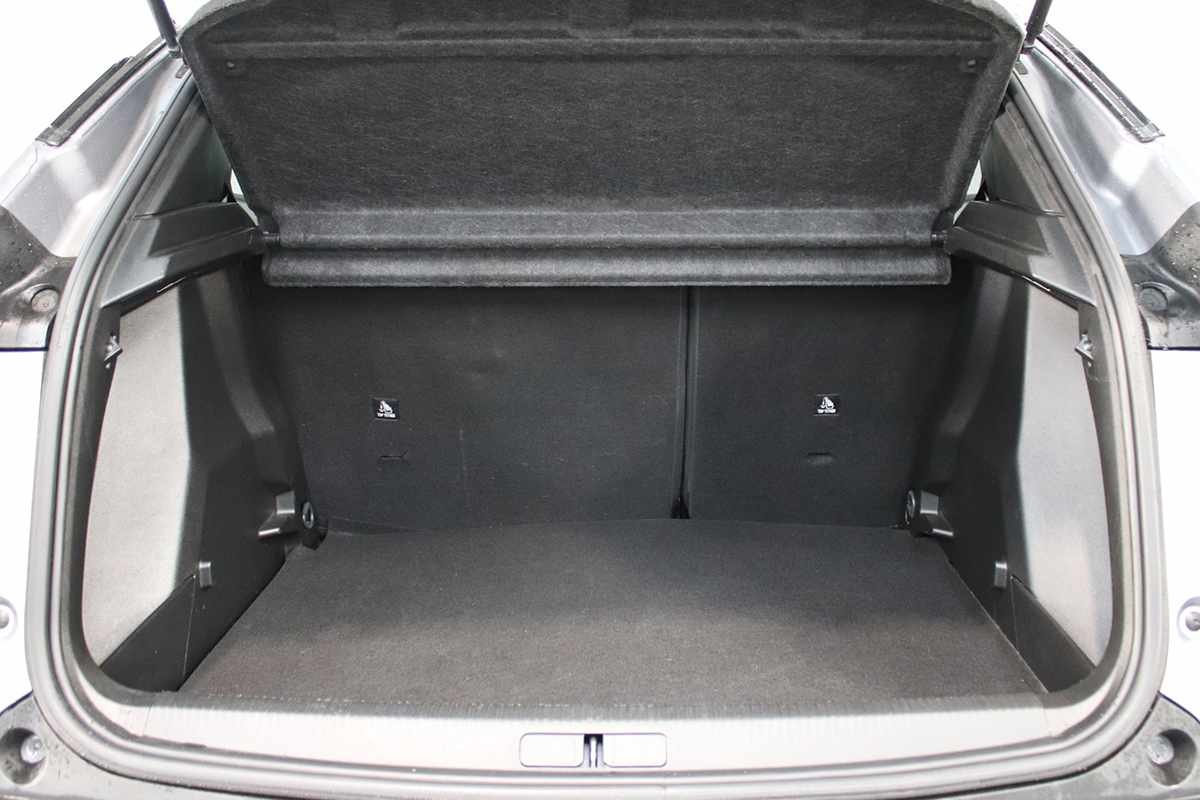 peugeot-2008-2024-gasolina-1199cc