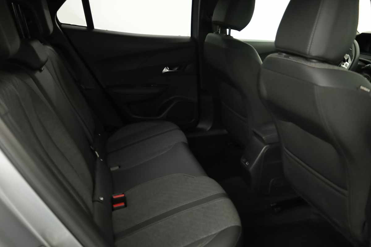 peugeot-2008-2024-gasolina-1199cc
