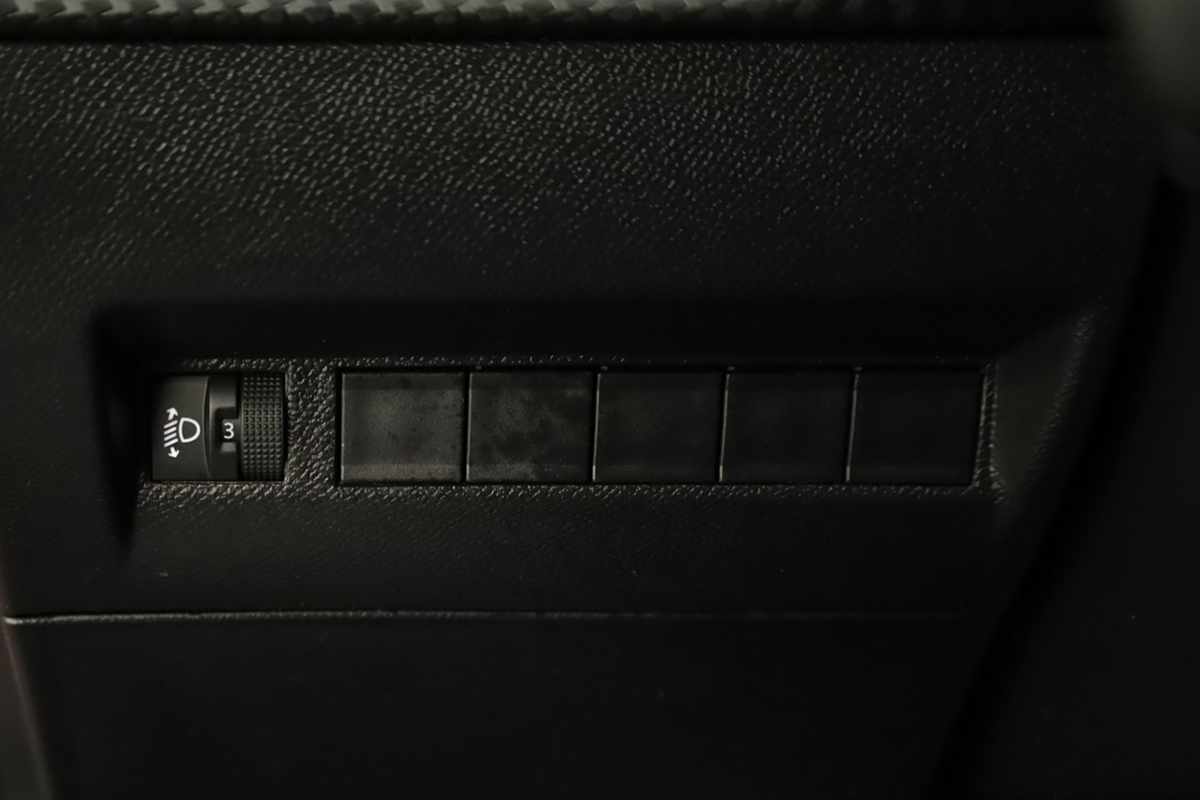 peugeot-2008-2024-gasolina-1199cc