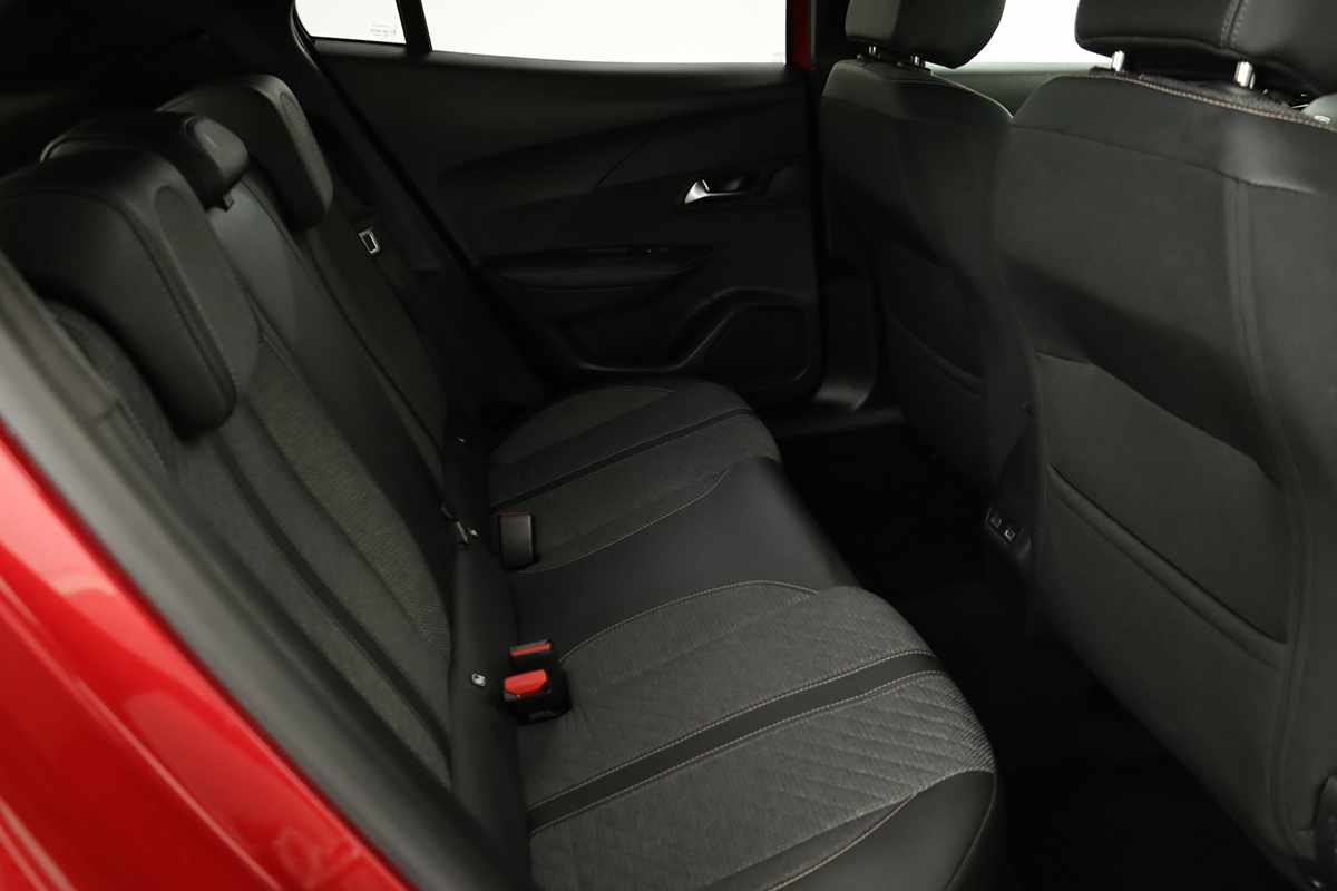 peugeot-2008-2024-gasolina-1199cc